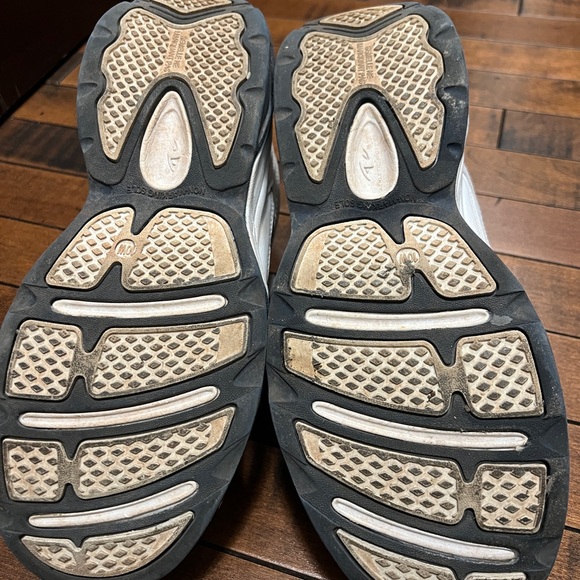 Athletic Works Men’s Martin Athletic Shoes - Picture 2 of 3